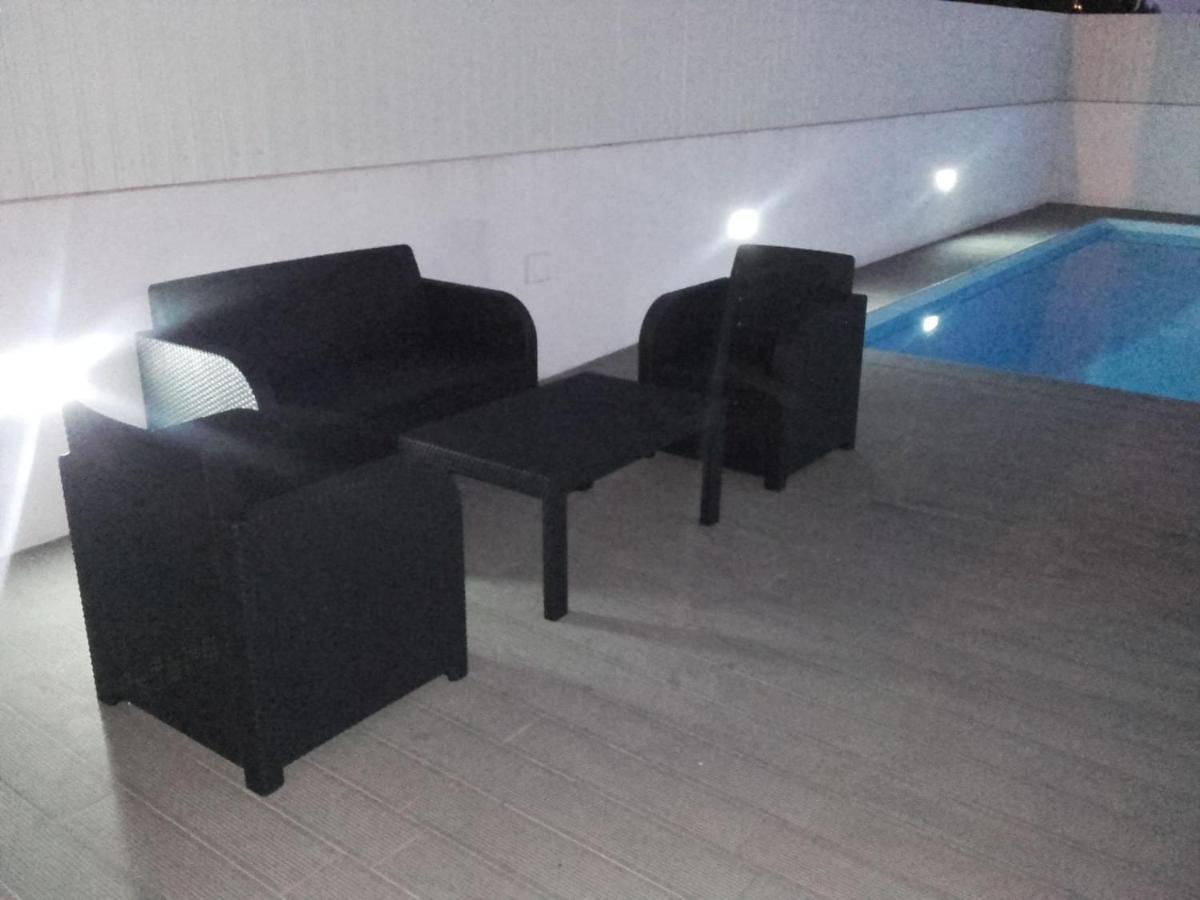 Lisbon Tagus River 2 Suites Private Pool D Almada Exterior photo