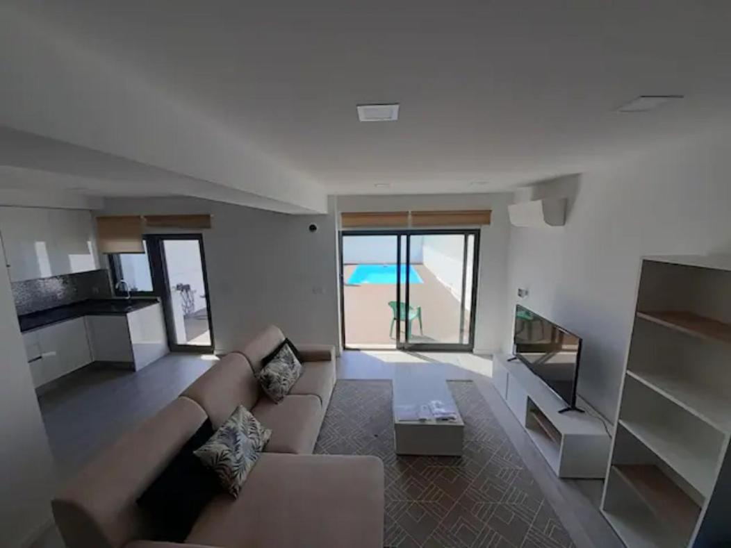 Lisbon Tagus River 2 Suites Private Pool D Almada Exterior photo