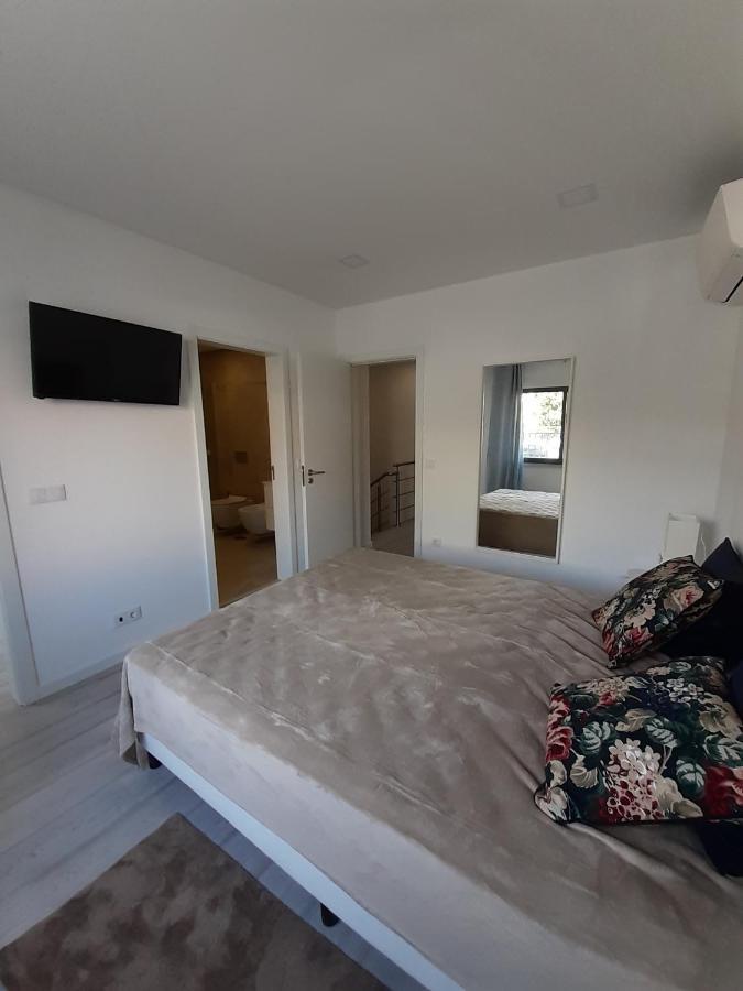 Lisbon Tagus River 2 Suites Private Pool D Almada Exterior photo